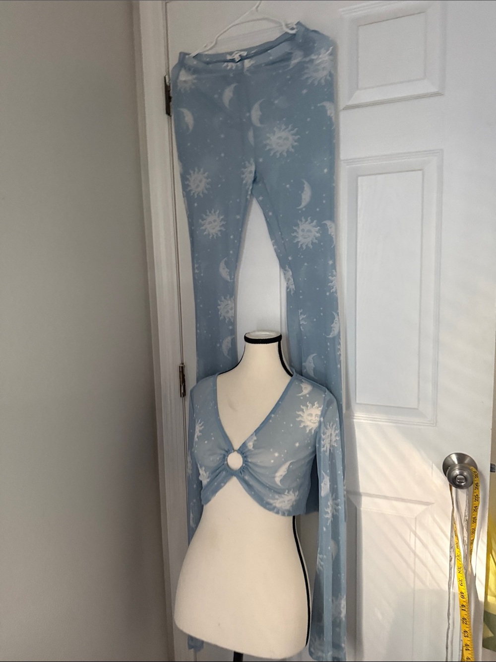 Bear Dance Sheer Sky Print Long Sleeve Crop Top and Leggings Set - Light Blue
